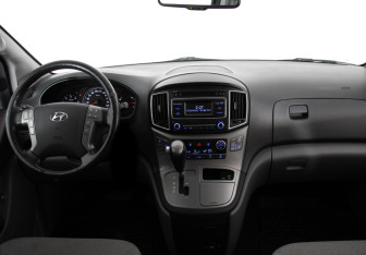 Подержанный автомобиль Hyundai H-1 2018 года (8 фото)