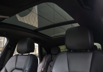 Подержанный автомобиль Porsche Macan 2021 года (25 фото)