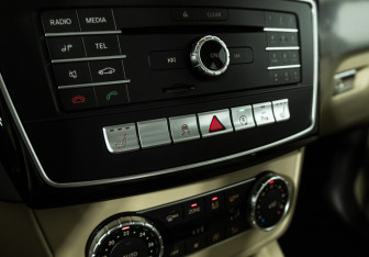 Подержанный автомобиль Mercedes-Benz GLE 2016 года (17 фото)