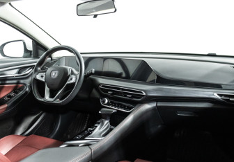 Подержанный автомобиль Changan Eado Plus 2023 года (9 фото)