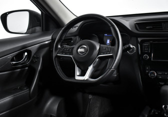 Подержанный автомобиль Nissan X-Trail 2021 года (15 фото)