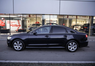 Подержанный автомобиль Audi A6 Sedan 2015 года (7 фото)