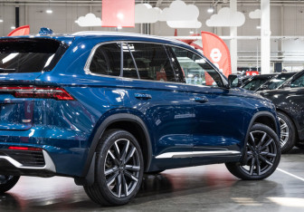 Подержанный автомобиль Geely Monjaro 2023 года (8 фото)