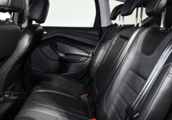 Подержанный автомобиль Ford Kuga 2014 года (12 фото)