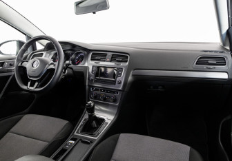Подержанный автомобиль Volkswagen Golf Hatchback 2013 года (9 фото)