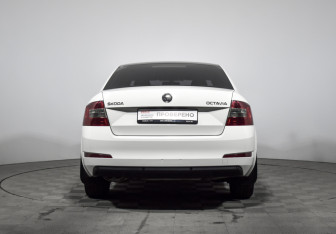 Подержанный автомобиль Skoda Octavia Liftback 2014 года (6 фото)