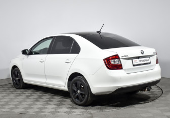 Подержанный автомобиль Skoda Rapid Liftback 2019 года (7 фото)