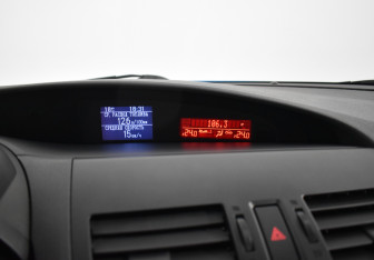 Подержанный автомобиль Mazda 3 Sedan 2009 года (18 фото)