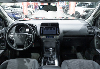 Подержанный автомобиль Toyota Land Cruiser Prado 2021 года (13 фото)