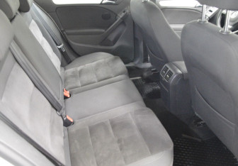 Подержанный автомобиль Volkswagen Golf Hatchback 2011 года (13 фото)