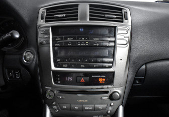 Подержанный автомобиль Lexus IS Sedan 2008 года (16 фото)
