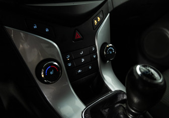 Подержанный автомобиль Chevrolet Cruze Sedan 2014 года (16 фото)