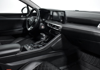 Подержанный автомобиль Kia K5 2020 года (13 фото)