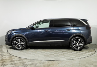 Подержанный автомобиль Peugeot 5008 Suv 2018 года (8 фото)