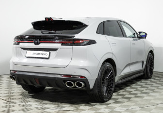 Подержанный автомобиль Changan UNI-K 2023 года (5 фото)