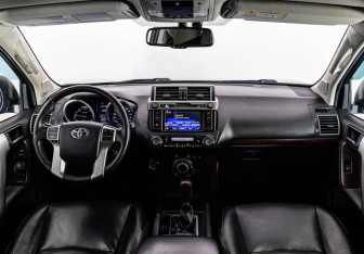 Подержанный автомобиль Toyota Land Cruiser Prado 2016 года (10 фото)