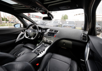 Подержанный автомобиль Citroen DS5 2013 года (10 фото)