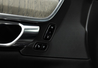 Подержанный автомобиль Volvo V90 Cross Country 2020 года (16 фото)