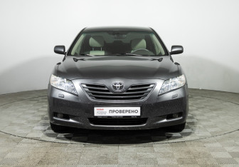 Подержанный автомобиль Toyota Camry Sedan 2006 года (2 фото)
