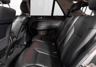 Подержанный автомобиль Mercedes-Benz GLE 2015 года (12 фото)