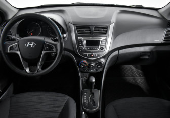 Подержанный автомобиль Hyundai Solaris Sedan 2014 года (14 фото)