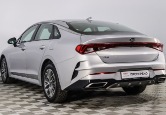 Подержанный автомобиль Kia K5 2021 года (7 фото)