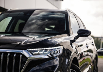 Подержанный автомобиль Hongqi HS5 2023 года (2 фото)