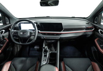 Подержанный автомобиль Geely Coolray 2023 года (13 фото)