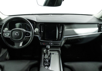 Подержанный автомобиль Volvo S90 2019 года (13 фото)
