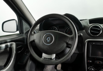 Подержанный автомобиль Renault Duster 2014 года (15 фото)