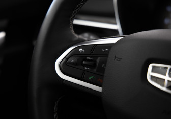 Подержанный автомобиль Geely Atlas Pro 2024 года (22 фото)