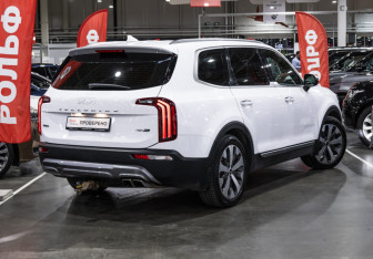 Подержанный автомобиль Kia Telluride 2022 года (7 фото)