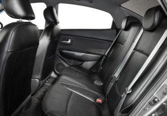 Подержанный автомобиль Kia Rio Sedan 2013 года (11 фото)