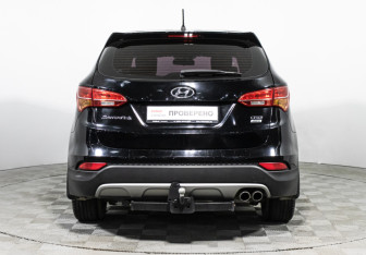 Подержанный автомобиль Hyundai Santa Fe 2014 года (6 фото)