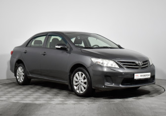 Подержанный автомобиль Toyota Corolla Sedan 2010 года (3 фото)