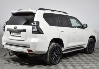 Подержанный автомобиль Toyota Land Cruiser Prado 2021 года (5 фото)