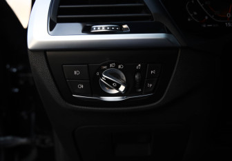 Подержанный автомобиль BMW X4 2020 года (24 фото)