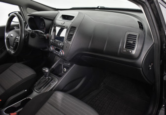 Подержанный автомобиль Kia Cerato Sedan 2014 года (12 фото)