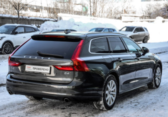 Подержанный автомобиль Volvo V90 2018 года (5 фото)