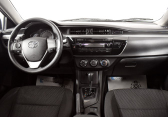 Подержанный автомобиль Toyota Corolla Sedan 2014 года (6 фото)