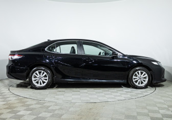 Подержанный автомобиль Toyota Camry Sedan 2019 года (4 фото)