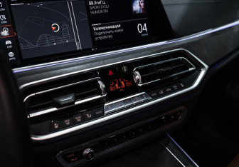 Подержанный автомобиль BMW X5 2019 года (23 фото)