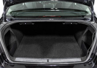 Подержанный автомобиль Volkswagen Passat Sedan 2011 года (20 фото)