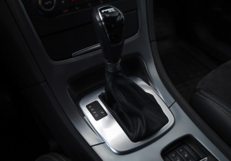 Подержанный автомобиль Ford Mondeo Sedan 2014 года (16 фото)