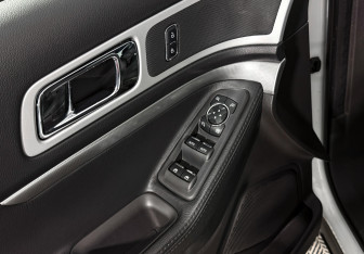 Подержанный автомобиль Ford Explorer 2014 года (10 фото)