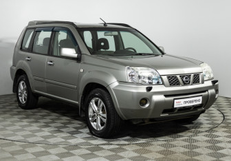 Подержанный автомобиль Nissan X-Trail 2005 года (3 фото)