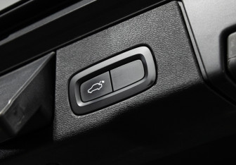 Подержанный автомобиль Volvo XC60 2018 года (24 фото)