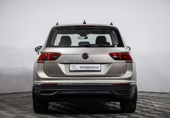 Подержанный автомобиль Volkswagen Tiguan 2021 года (6 фото)
