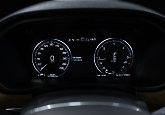 Подержанный автомобиль Volvo S90 2017 года (19 фото)