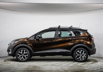 Подержанный автомобиль Renault Kaptur 2018 года (8 фото)